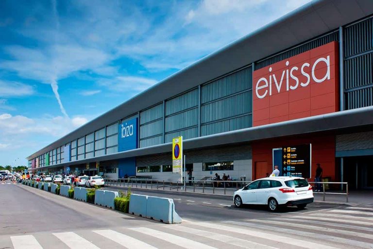 alquiler de coches en el aeropuerto de Ibiza